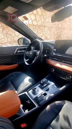 ميتسوبيشي اوتلاندر